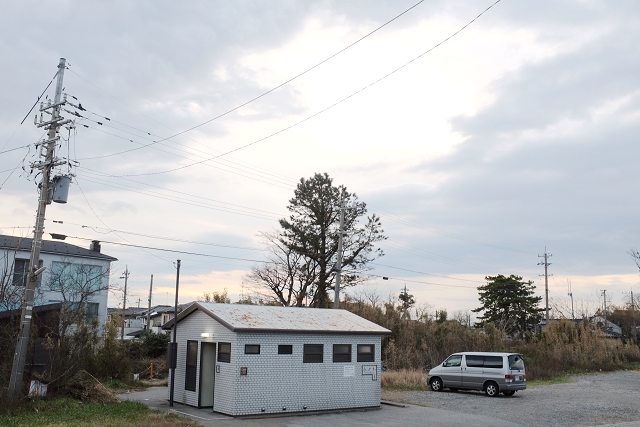 toyama bay parking spot campervan, toyama roadtrip, japan campervan holidays, japan campers, van life japan, nap in van japan, sleeping in van japan, 