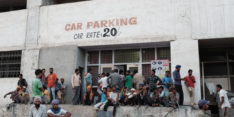 india, amritsar, queue, car parking, avvrtti, street photography