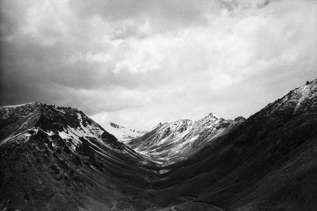 mountains, black and white, film, leica, landscape, 