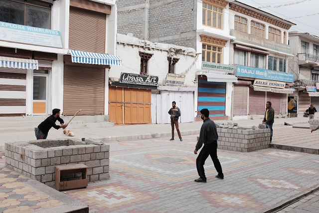 leh, ladakh, himalayas, workers strike, street cricket