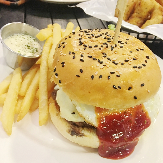 fatpapas, singapore, burger, sheikh haikel, bali lane, Wimpy burger
