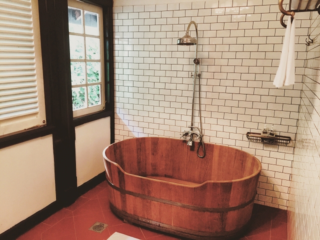 villa samadhi singapore, labrador park, wooden bathtub, japanese bathtub, travel blog