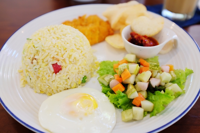 Nasi Goreng Weekend, Review of the Weekend Cafe Padang, Padang Travel, Travel From Singapore, 