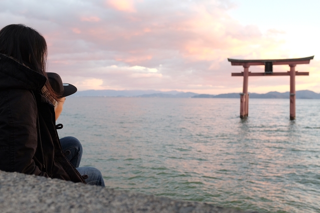 Shirahige shrine sunset, lake biwa japan, road trip japan, japan travel, japan camper van, 