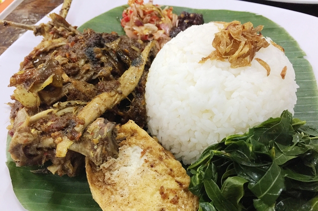 Bebek Betutu Gianyar Review, Padang Travel, Padang Food Blog, Travel Blog Singapore