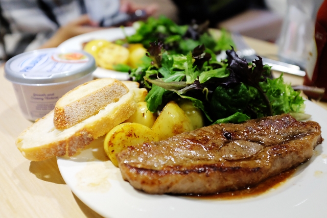 Australia Campervan Road Trip Steak, On the road meals, travel blog singapore, 